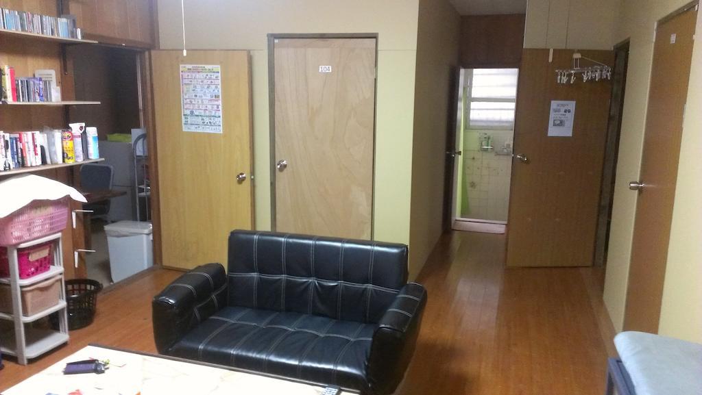 Koza Share House Hotel Okinawa Kültér fotó