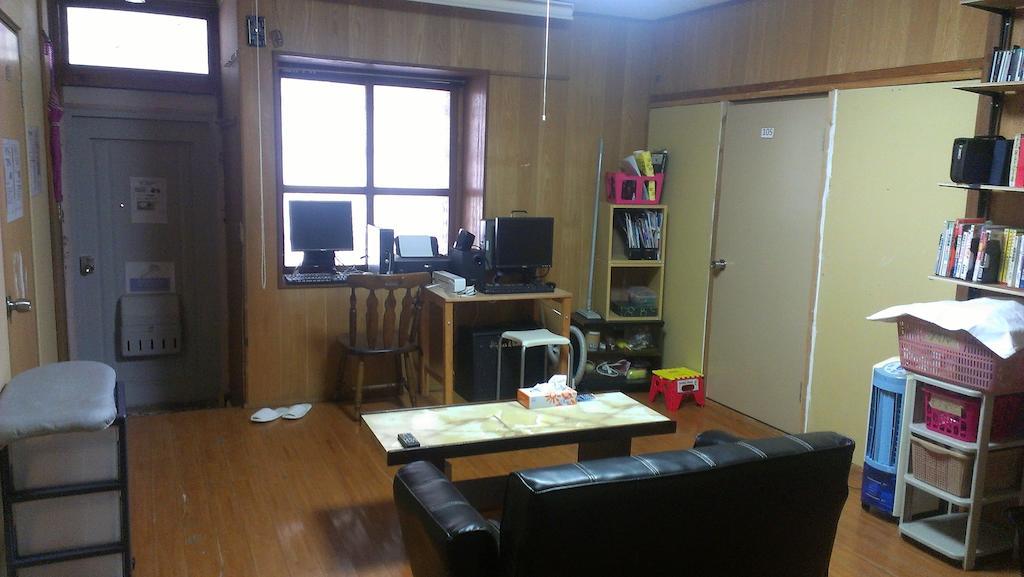 Koza Share House Hotel Okinawa Kültér fotó
