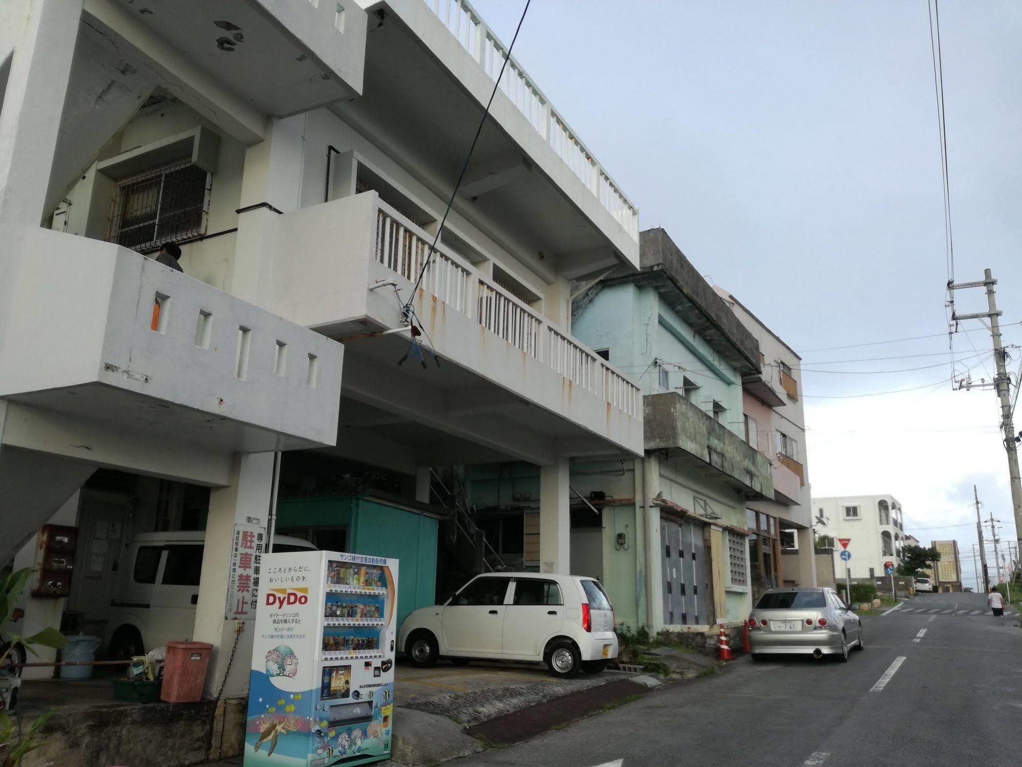 Koza Share House Hotel Okinawa Kültér fotó