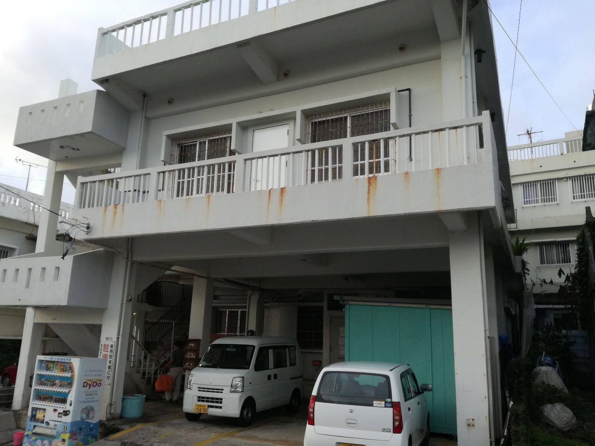 Koza Share House Hotel Okinawa Kültér fotó